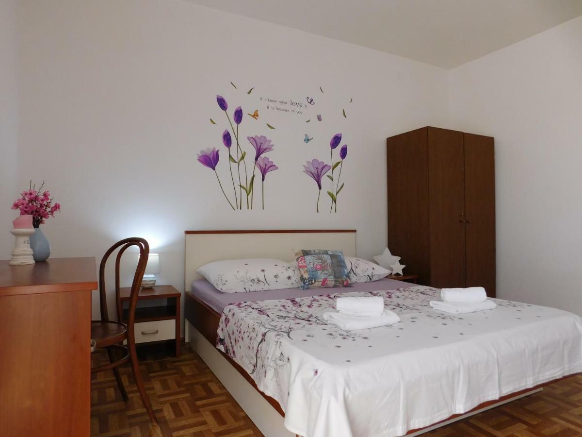 Guest House Ivanka Хвар Екстер'єр фото