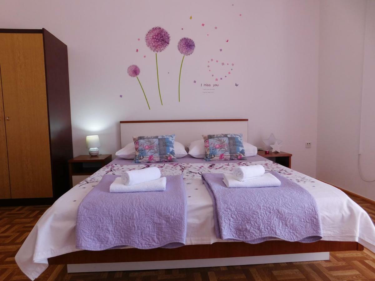 Guest House Ivanka Хвар Екстер'єр фото