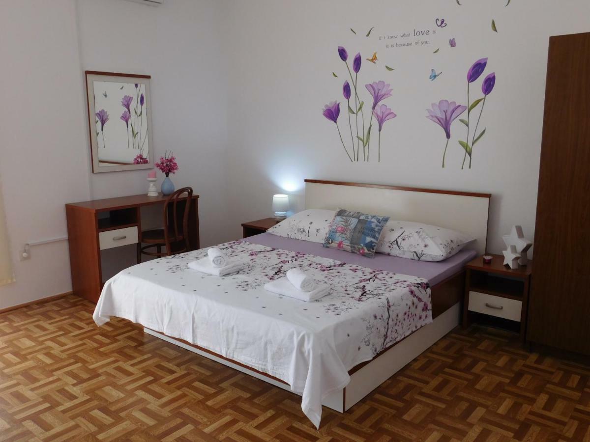 Guest House Ivanka Хвар Екстер'єр фото