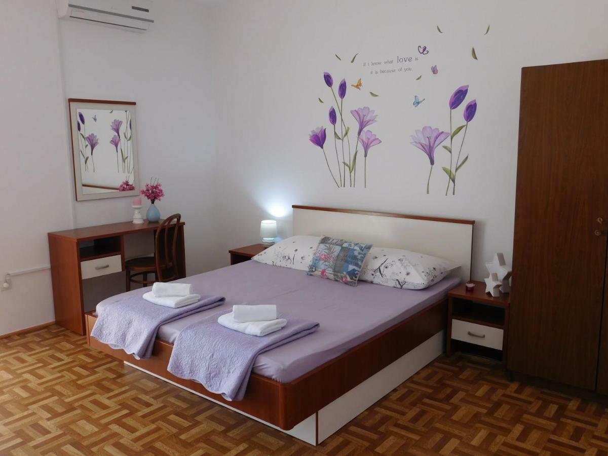 Guest House Ivanka Хвар Екстер'єр фото